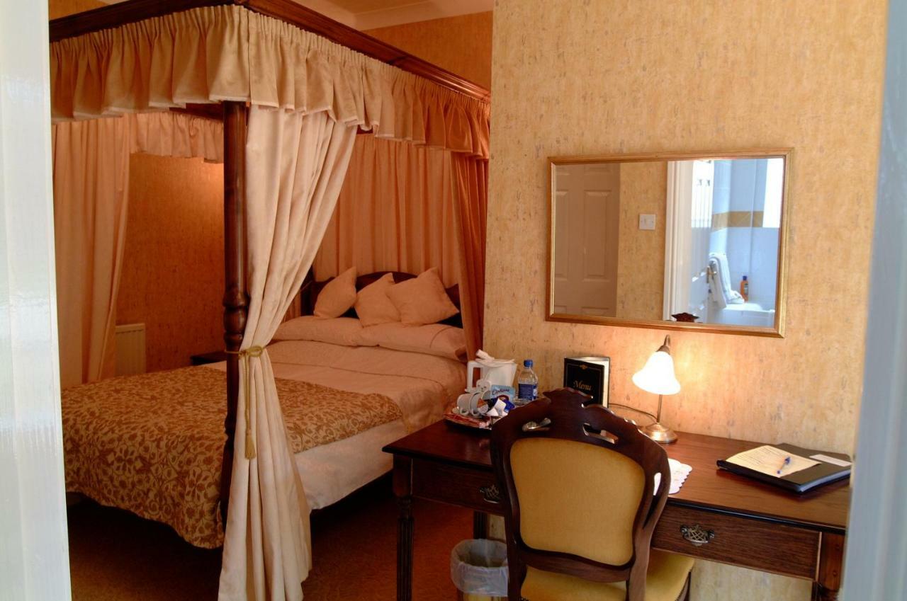 Rosedene Guest House Pembroke Buitenkant foto