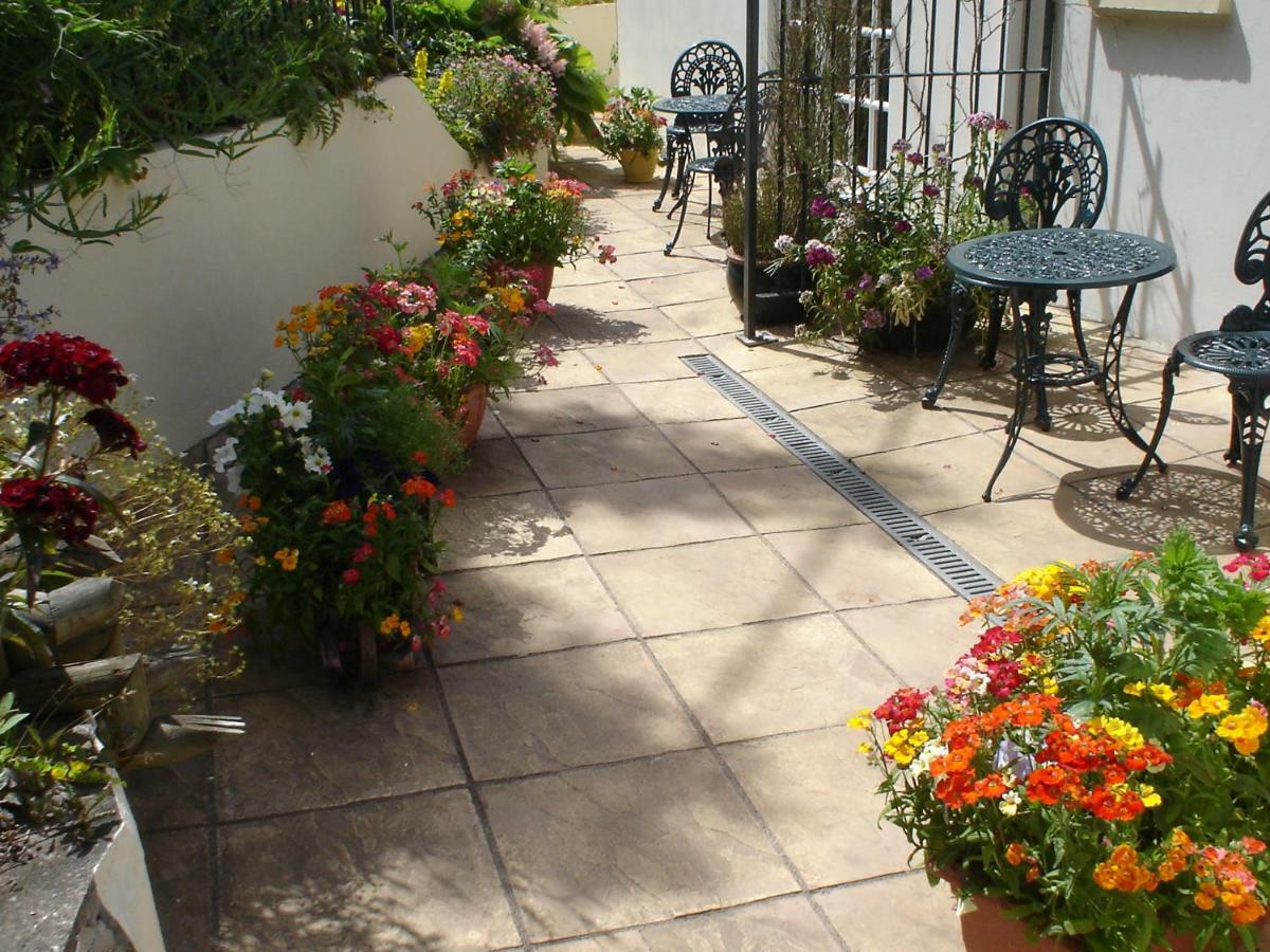 Rosedene Guest House Pembroke Buitenkant foto